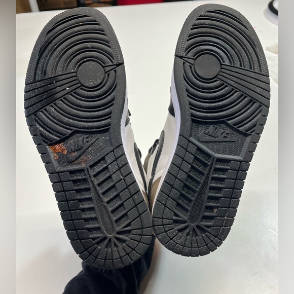 Jordan 1 Retro OG High Dark Mocha Shoes Women’s Size 5.5 - Picture 9 of 12